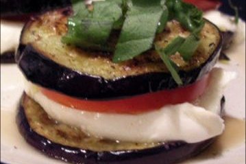 Foto de la receta de berenjenas caprese Receta de berenjenas caprese