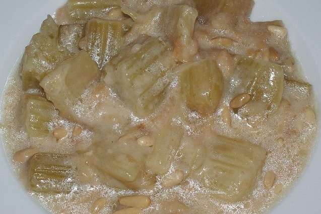 Foto de la receta de cardo con salsa de nueces Receta de cardo con salsa de nueces