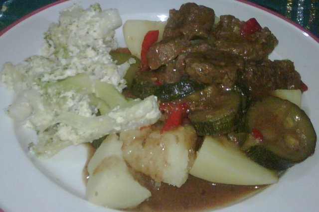 Foto de la receta de carne de res con sukini a la criolla Receta de carne de res con sukini a la criolla