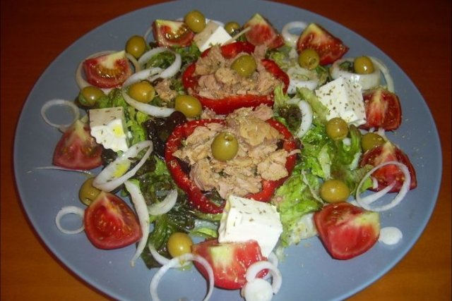 Foto de la receta de ensalada de atún y queso Receta de ensalada de atún y queso