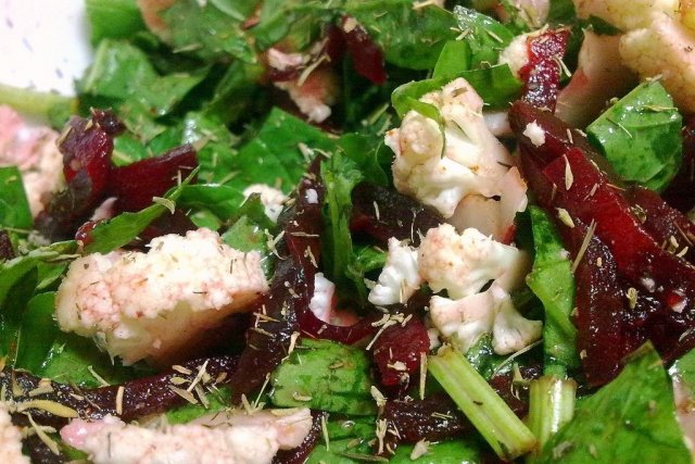 Foto de la receta de ensalada de coliflor y espinacas Receta de ensalada de coliflor y espinacas