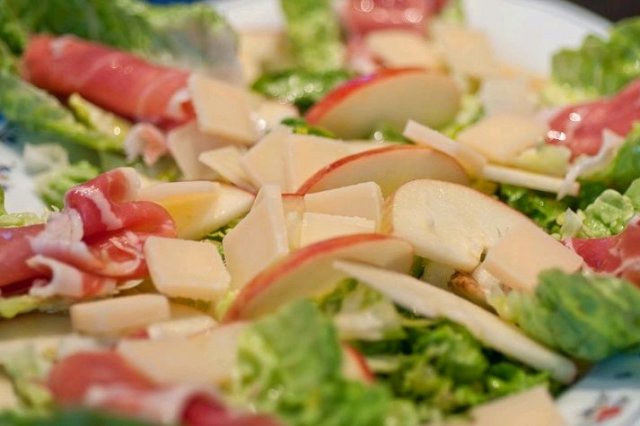 Foto de la receta de ensalada de jamón y manzana Receta de ensalada de jamón y manzana
