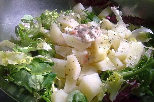 Foto de la receta de ensalada de patata con vinagreta Receta de ensalada de patata con vinagreta