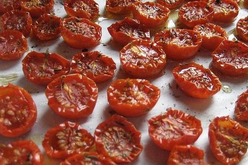 Foto de la receta de ensalada de tomates secos Receta de ensalada de tomates secos