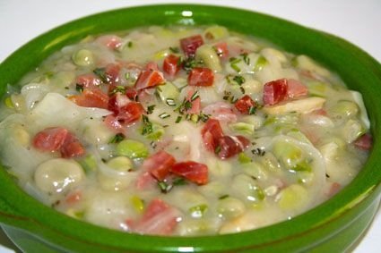 Foto de la receta de habas con jamón al romero Receta de habas con jamón al romero