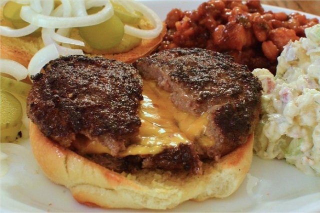 Foto de la receta de hamburguesas rellenas Receta de hamburguesas rellenas