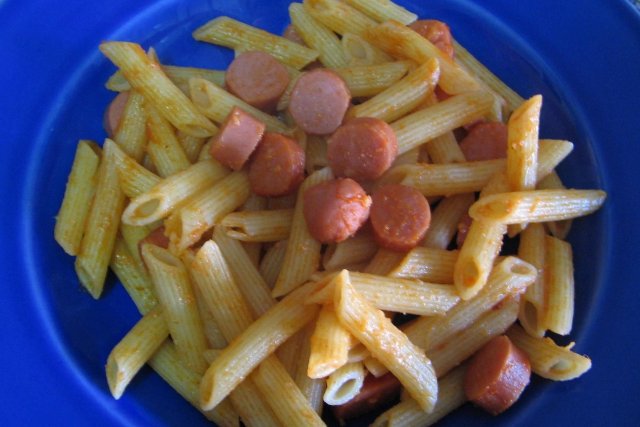 Foto de la receta de macarrones con salchichas Receta de macarrones con salchichas