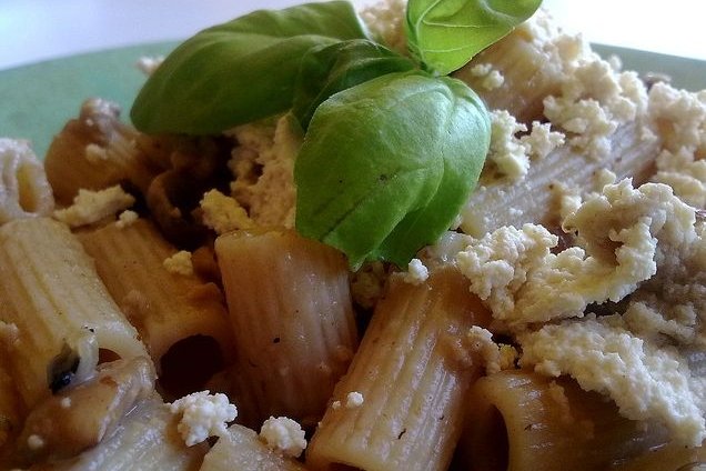 Foto de la receta de pasta con atún y huevo Receta de pasta con atún y huevo