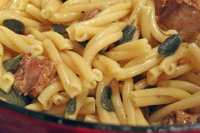 Foto de la receta de pasta con salchichas Receta de pasta con salchichas