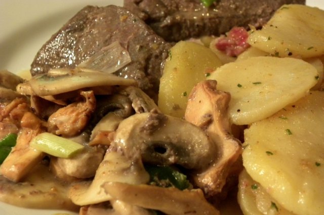 Foto de la receta de patatas con níscalos Receta de patatas con níscalos