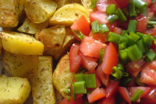 Foto de la receta de patatas fritas con tomate Receta de patatas fritas con tomate
