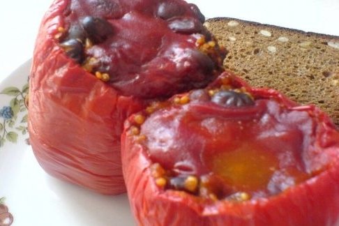 Foto de la receta de pimientos rellenos de frijoles Receta de pimientos rellenos de frijoles