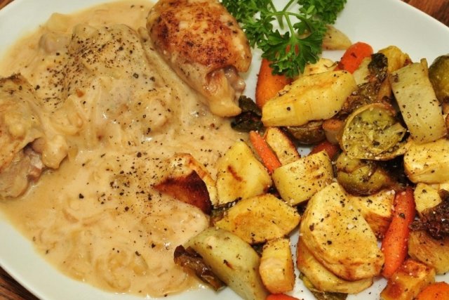 Foto de la receta de pollo en salsa de cebolla Receta de pollo en salsa de cebolla