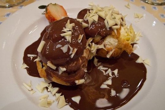 Foto de la receta de profiteroles de chocolate Receta de profiteroles de chocolate