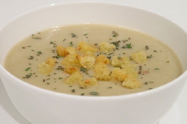 Foto de la receta de sopa de verduras y picatostes Receta de sopa de verduras y picatostes