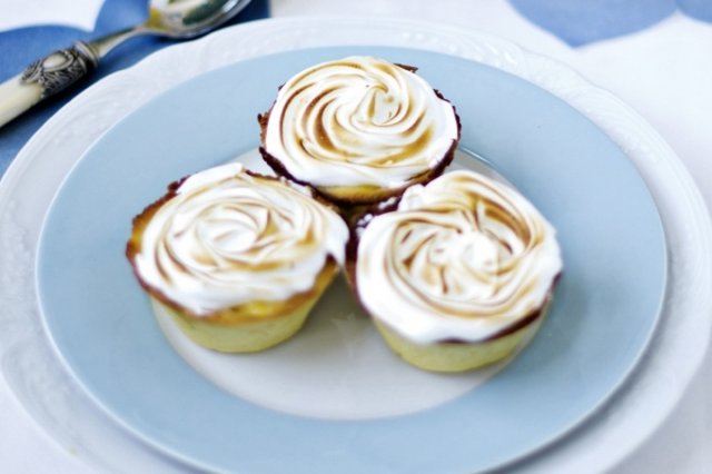 Foto de la receta de tartaletas de merengue y limón Receta de tartaletas de merengue y limón
