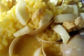 Receta de arroz con calamares y almejas