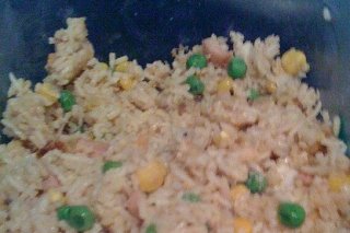 Receta de arroz salteado con guisantes y maíz