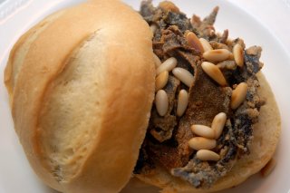 Receta de bocadillo de algas fritas y piñones