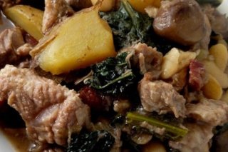 Receta de carne con patatas y acelgas