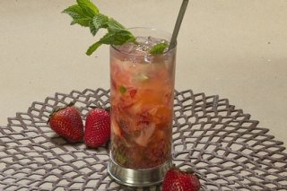 Receta de cocktail de fresa y menta