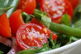 Receta de ensalada de judías con tomate