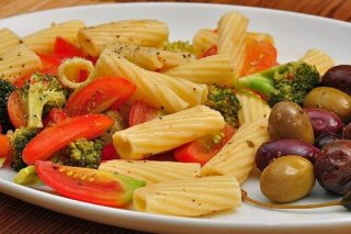 Receta de ensalada de macarrones con brócoli