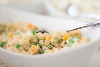 Receta de ensalada de macarrones con guisantes