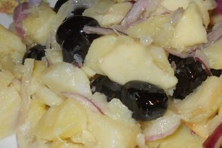 Receta de ensalada de patatas y aceitunas negras