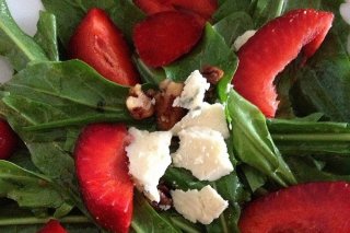 Receta de ensalada de queso y fresas