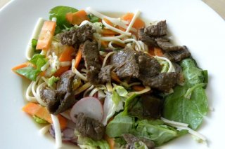 Receta de ensalada de tallarines con carne de ternera