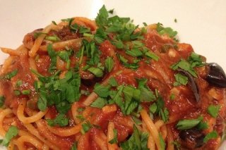 Receta de espaguetis con aceitunas negras
