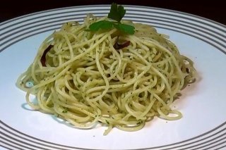 Receta de espaguetis con ajo y perejil