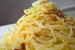 Receta de espaguetis con cebolla y ajo
