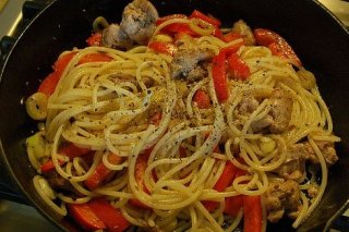 Receta de espaguetis con pimientos y pollo