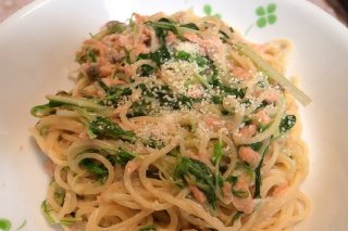 Receta de espaguetis con salmón y queso parmesano