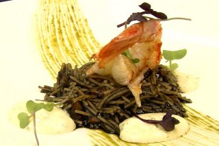 Foto de la receta de fideuá de chipirones en su tinta Receta de fideuá de chipirones en su tinta