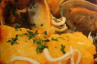 Receta de gulas con almejas y bacalao