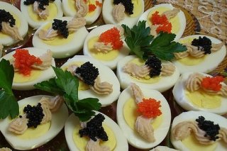 Receta de huevo duro con paté de cabracho y caviar