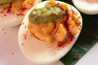 Receta de huevos con guacamole