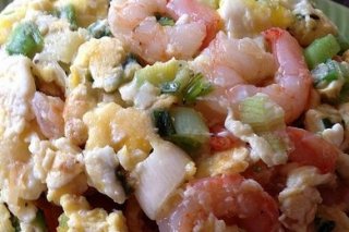 Receta de huevos revueltos con gambas