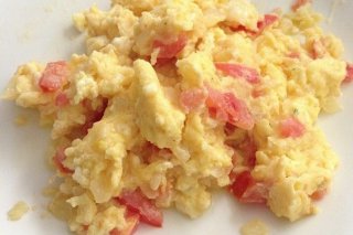 Receta de huevos revueltos con tomate