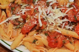 Receta de macarrones con tomate fresco