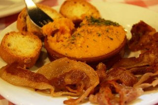 Receta de patatas revolconas con panceta