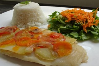 Receta de pescado empapelado con vegetales