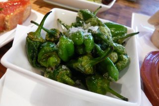 Receta de pimientos del padrón asados