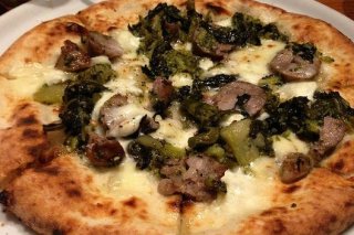 Receta de pizza de brócoli y panceta
