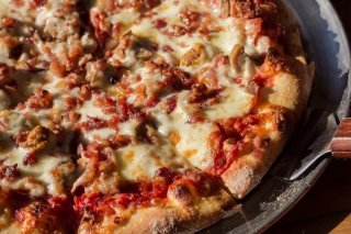 Receta de pizza de carne a la boloñesa