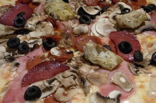 Receta de pizza de champiñones con alcachofas