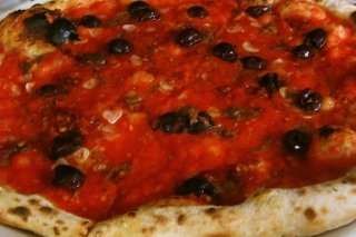 Receta de pizza de tomate y queso
